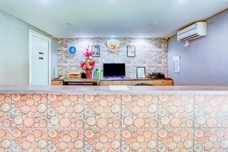 로비 4 Grand Hills Hotel Near Ketapang Banyuwangi Mitra RedDoorz