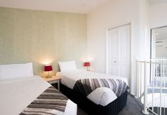 Bedroom 2 Arrow on Spencer