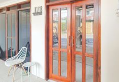 外部的 7 RedDoorz @ Anjasmoro Guest House near Bandara Ahmad Yani Semarang