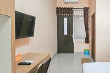 CleanAccommodation Urbanview MJ House Syariah Bandung