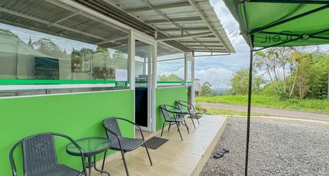 Sảnh chờ 2 RedDoorz near Dusun Bambu Resort