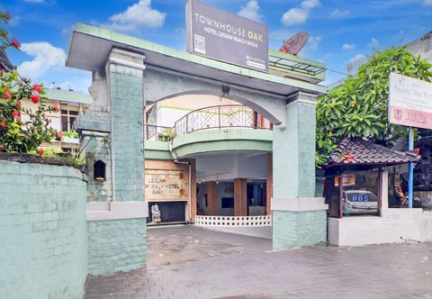 外部的 Townhouse Oak Legian Near Legian Beach Formerly Sayang Maha Merta