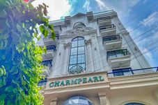 外観 Charmpearl Hotel & Suites