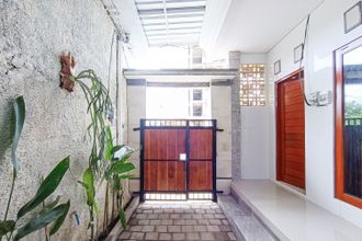 外觀 4 Widi Guest House near GWK Mitra RedDoorz