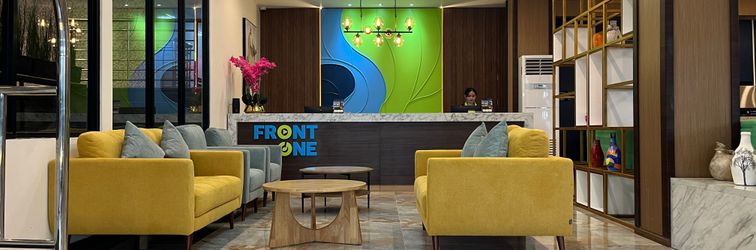 ロビー Front One Boutique Adria Boyolali