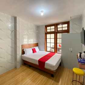 Bedroom 1 RedDoorz near RSUD Tidar Magelang, Abu Bakrin Stadium Hotels