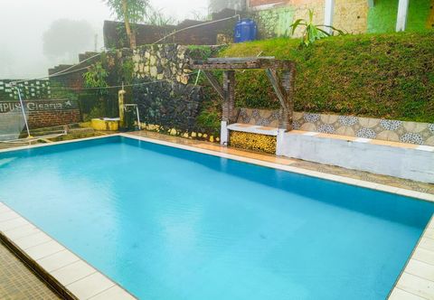 Swimming Pool Villa Kampus Near Taman Safari Cisarua Puncak RedPartner