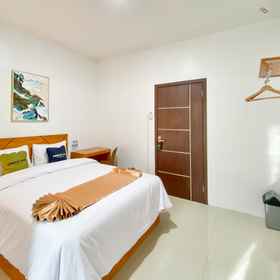Bedroom 1 Urbanview Hotel Pelita Inn Medan, Medan Amplas Hotels