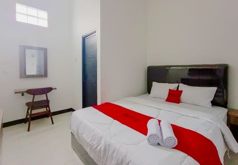 침실 RedDoorz Syariah near RSUD Kajen Pekalongan