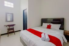 침실 RedDoorz Syariah near RSUD Kajen Pekalongan