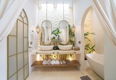 ห้องน้ำภายในห้อง 4 La Dorada by Bohemian Jogja Villas