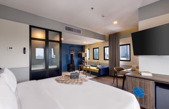 寝室 4 ARTOTEL Hub Simpang Temu