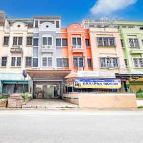 Exterior / Building 1 Collection O Pusat Kota Pekanbaru Near Mall Living World, Giant Ekstra Tuanku Tambusai Hotels