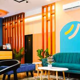 Lobby 1 Sans Hotel Elrose Place, Banjar Fried Chicken Hotels