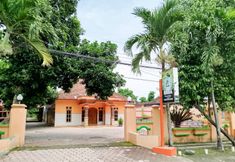 Bên ngoài 4 Bima Homestay Baluran Mitra RedDoorz