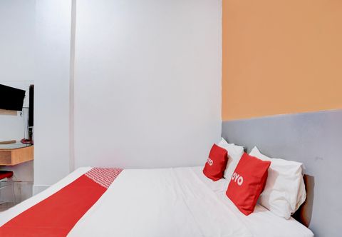 Bedroom Hotel O Tegalsari Near Tunjungan Plaza