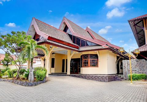 外観 Collection O Pekalongan Near Pasar Batik Setono Formerly Hotel Jayadipa