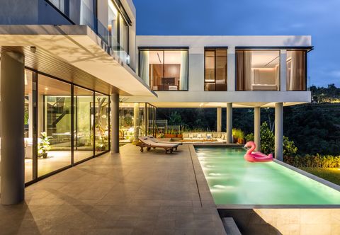 Swimming Pool BugenVilla Bandung, 4BR, Heated Swimming Pool