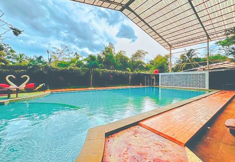 スイミングプール RedDoorz Premium @ Hotel Riyadi Syariah