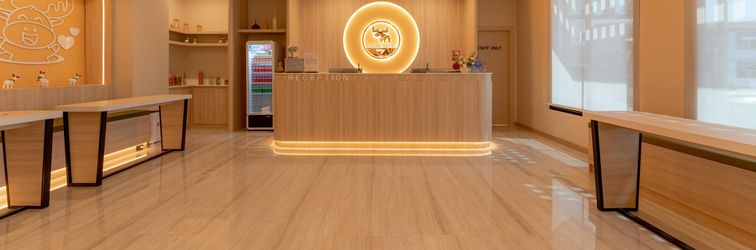 Lobi Moose EASY Hotel