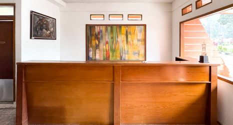 Lobi 2 RedDoorz @ Argapuri Resort Gambung