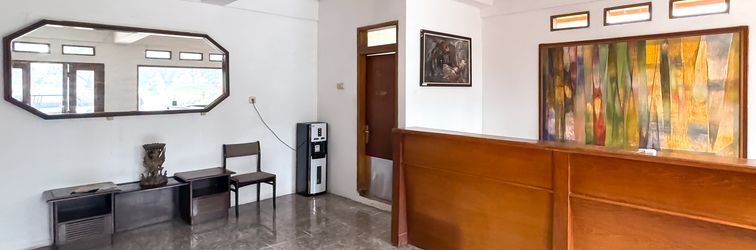 Lobi RedDoorz @ Argapuri Resort Gambung