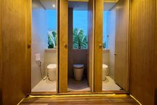In-room Bathroom The Hide Hostel Canggu