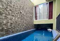 スイミングプール 6 Griya Kania Arjuna