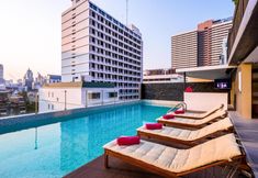 Swimming Pool 6 GLOW Sukhumvit 5