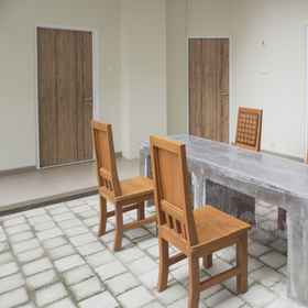Lobby 3 Urbanview @ Sutomo Syariah near RSUD Nganjuk, Kantor Dieng Travel Kediri Hotels