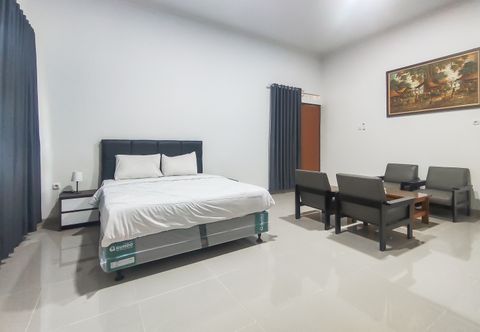 Bedroom Roemah Ciremay RedPartner