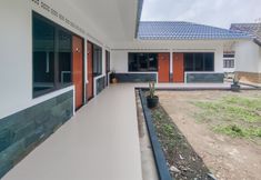 Exterior 3 Roemah Ciremay RedPartner