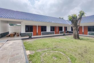 Exterior 4 Roemah Ciremay RedPartner