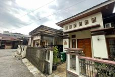 外部的 Jirek Homestay Bukittinggi