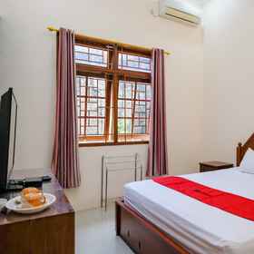 Bedroom 1 RedDoorz Near Monjali Yogyakarta, Dimas Diajeng Sleman Hotels