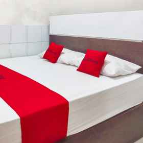 Bedroom1RedDoorz @ DST RSU Banjar Guest House Syariah,Qyta Trans Cabang Semarang飯店