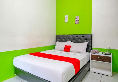 卧室 RedDoorz Syariah @ Sakinah Family Tulungagung