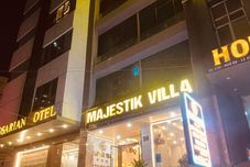 外部的 Majestik Hotel