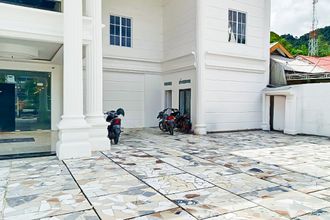 Exterior 4 RedDoorz Premium Hotel Sopo Holong Sibolga
