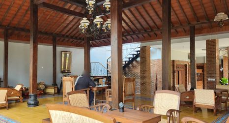 Lobby 2 RedDoorz near Stasiun Sragen