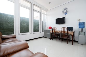 Lobby 4 OYO 94580 Peaceful Residence