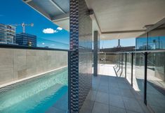 Kolam Renang 4 The Capitol Apartments