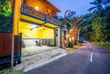 Lobby Yoga Maya Villa