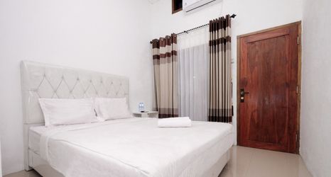 Bilik Tidur 2 Sandi Guest House Syariah by Sinergi 