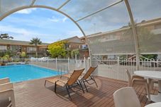 Kolam Renang Ultimate Apartments Bondi Beach