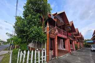 Ruean Mai KhiangLe Songkhla, THB 1,154.24