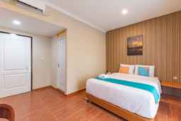 Sans Vibes Surapati Konforta Hotel, USD 26.17