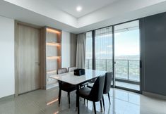 공용 공간 6 Spacious 3BR Apartment with Extra Room at Hillcrest House By Travelio