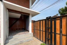 อื่นๆ RedDoorz Syariah @ Jl Veteran Kediri