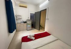 Bedroom 2 Crowne Hotel Pham Ngu Lao